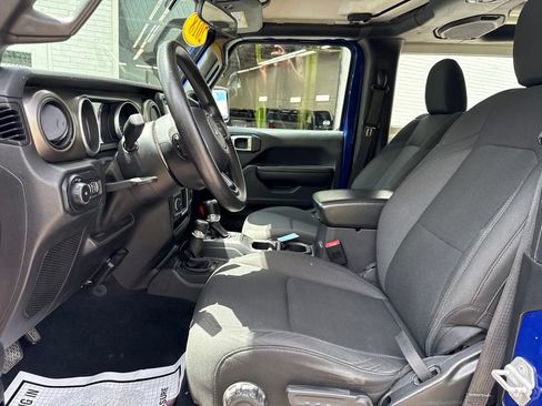 Used 2018 Jeep Wrangler Sport AWD/4WD image 9