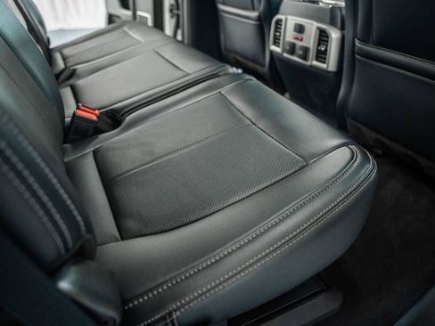 Certified 2022 Ford F250 Lariat w/ Black Appearance Package image 42