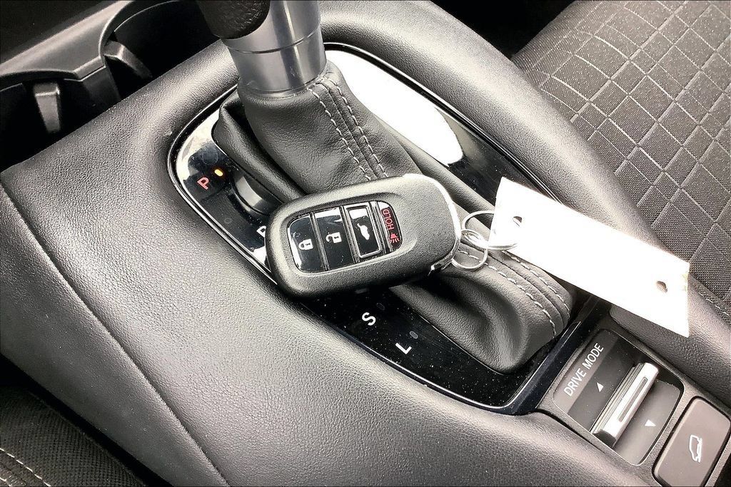 Used 2024 Honda HR-V LX image 14