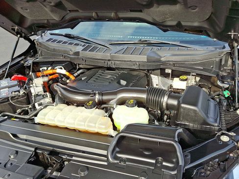 Used 2021 Ford F150 Lariat w/ Equipment Group 502A High image 28