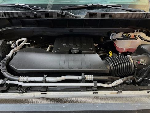 Used 2024 Chevrolet Silverado 1500 LT AWD/4WD image 29