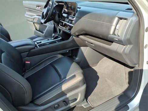Certified 2025 Nissan Pathfinder SL AWD/4WD image 23