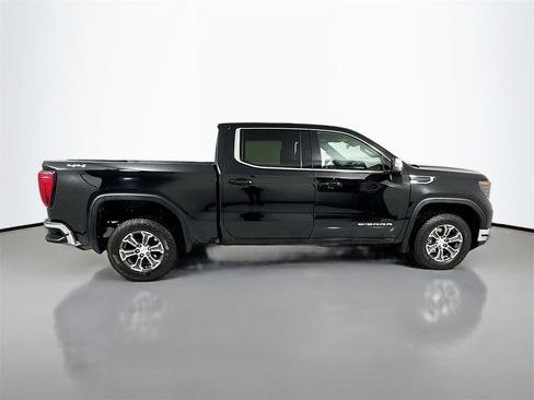 Used 2023 GMC Sierra 1500 SLE image 9