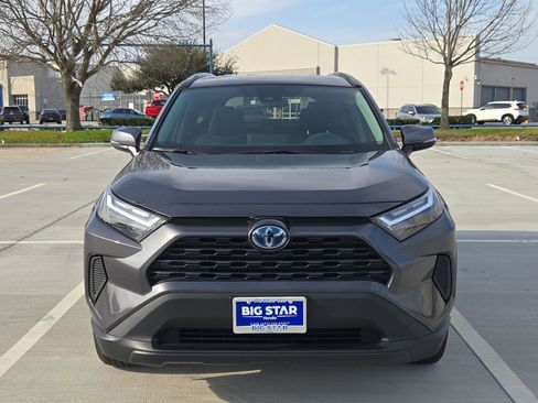 Used 2024 Toyota RAV4 XLE image 10