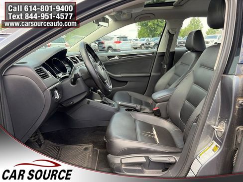 Used 2016 Volkswagen Jetta SEL w/ Lighting Package FWD image 13
