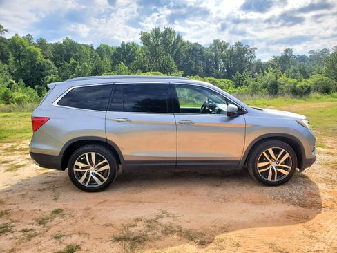 Used 2016 Honda Pilot Elite image 11