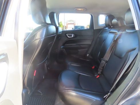 Used 2022 Jeep Compass Trailhawk AWD/4WD image 21