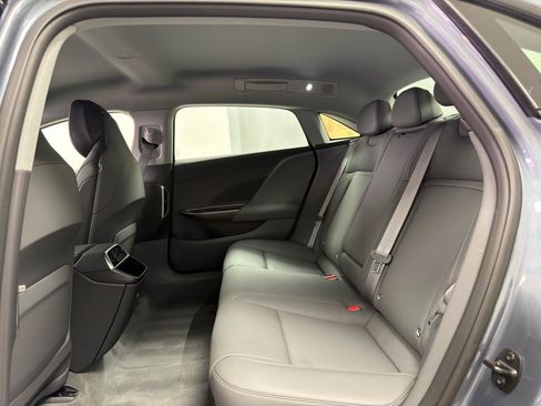Used 2025 Lucid Air Pure RWD image 28