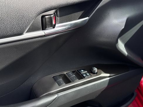 Used 2022 Toyota Camry SE w/ Audio Upgrade Package image 13