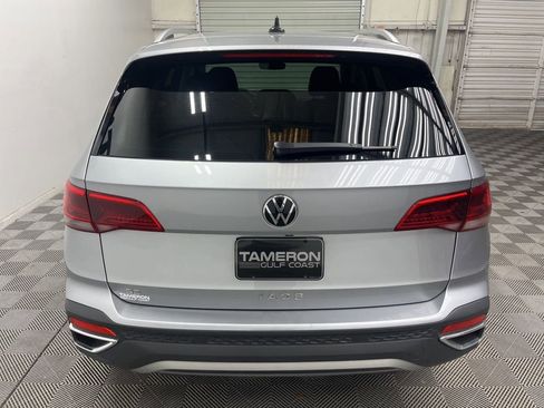 Used 2024 Volkswagen Taos SE image 5