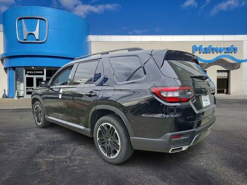 New 2026 Honda Pilot Touring image 4