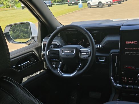 New 2026 GMC Yukon Denali RWD image 12