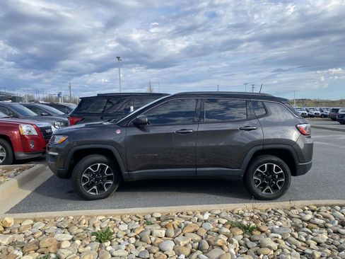 Used 2021 Jeep Compass Trailhawk image 4