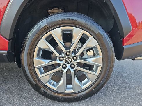 Used 2019 Toyota RAV4 Limited w/ Cold Weather Package FWD image 38