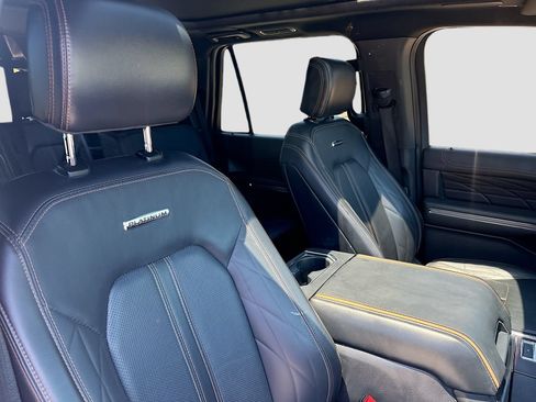 Used 2024 Ford Expedition Platinum RWD image 31