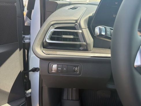 New 2026 Chevrolet Traverse High Country w/ LPO, Floor Liner Package FWD image 18