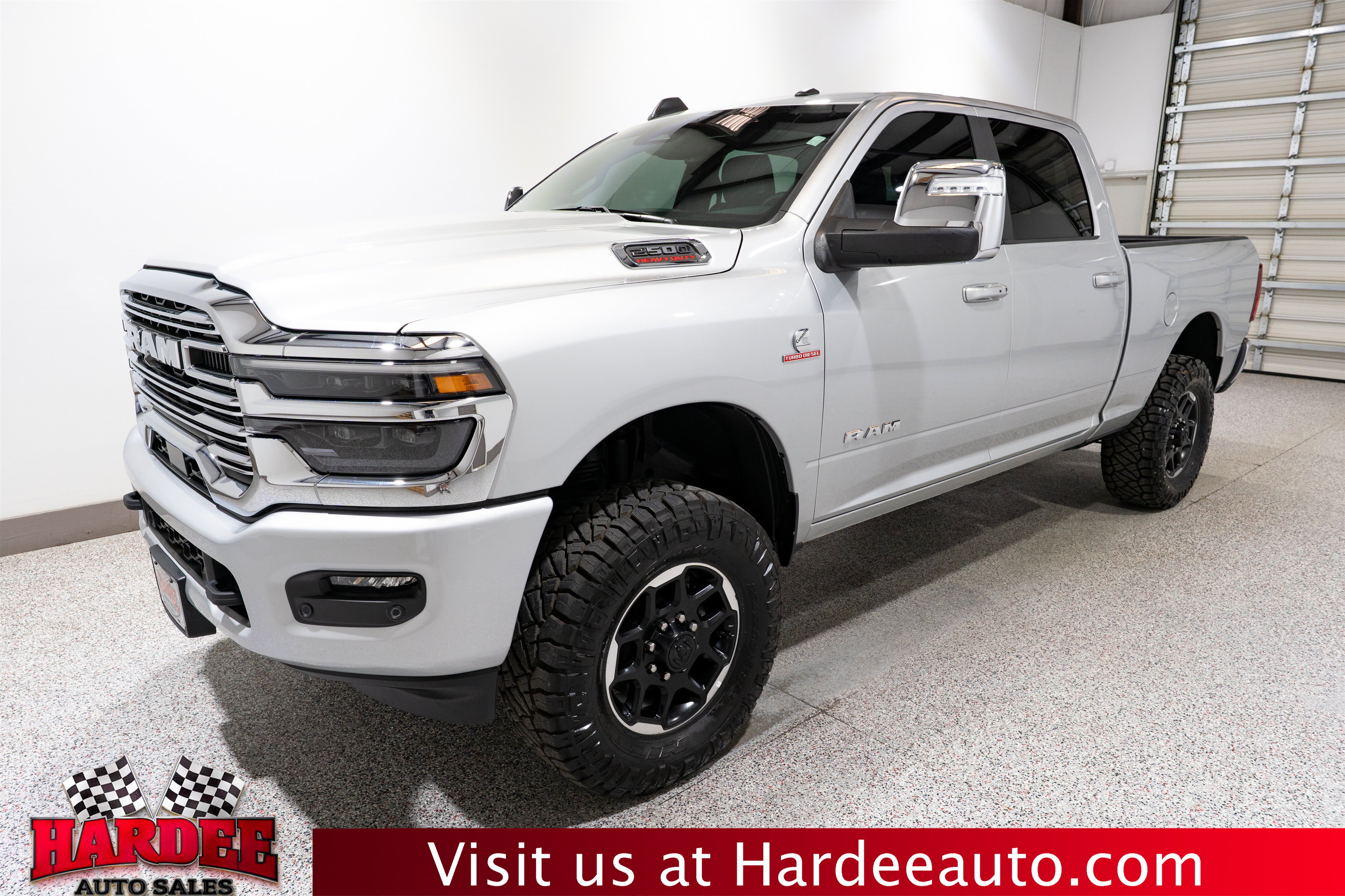 Used 2026 RAM 2500 Laramie AWD/4WD image 2