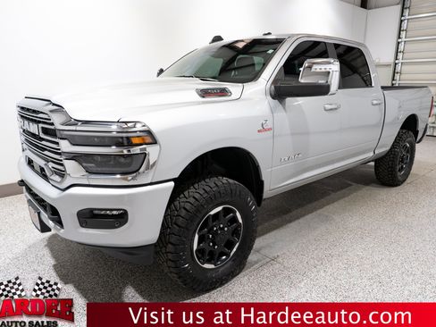 Used 2026 RAM 2500 Laramie AWD/4WD image 2
