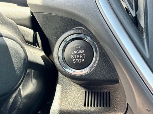 Used 2025 Subaru Crosstrek 2.5i Premium AWD/4WD image 22