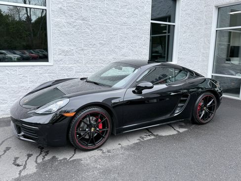 Used 2018 Porsche 718 Cayman RWD image 5