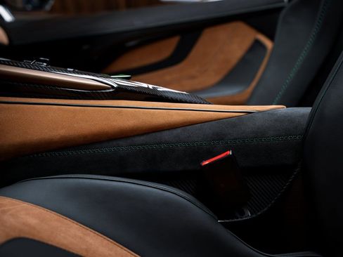 Used 2021 Lamborghini Sian Roadster image 24