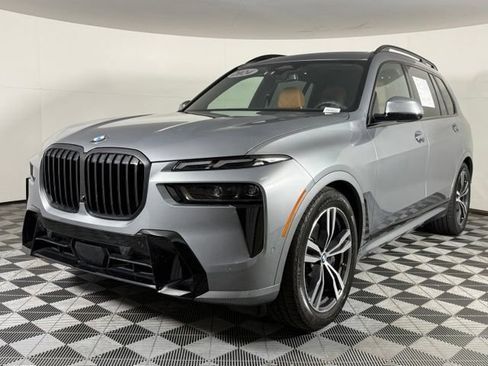 Used 2024 BMW X7 xDrive40i w/ M Sport Package AWD/4WD image 2
