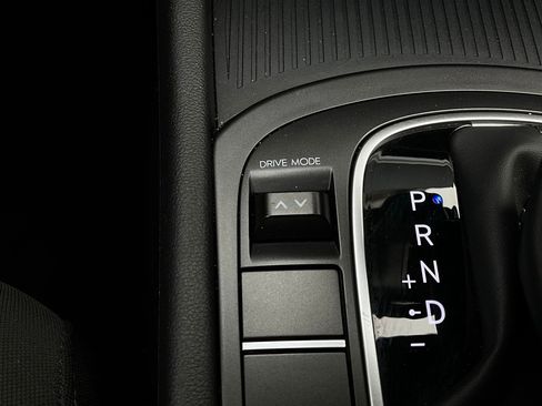 Used 2025 Hyundai Kona SEL image 24