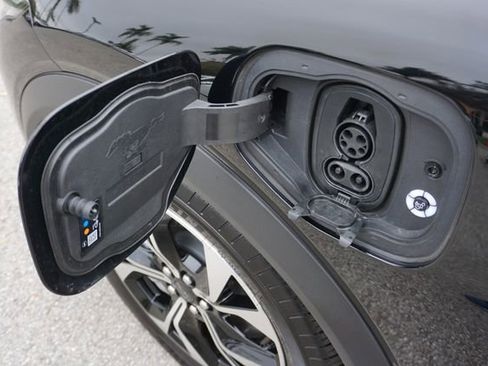 Used 2025 Ford Mustang Mach-E Select w/ Comfort Package Lite image 23