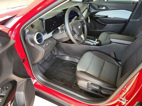 New 2026 Chevrolet Trax LT w/ Driver Confidence Package FWD image 5