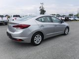 Used 2020 Hyundai Elantra SE image 2