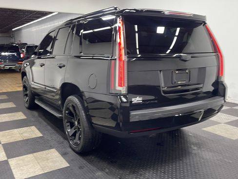 Used 2020 Cadillac Escalade Luxury w/ Escalade Sport Edition AWD/4WD image 16