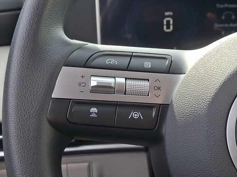 Certified 2025 Hyundai Tucson SE image 21