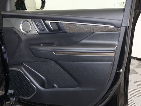 Certified 2025 Buick Enclave Avenir image 52