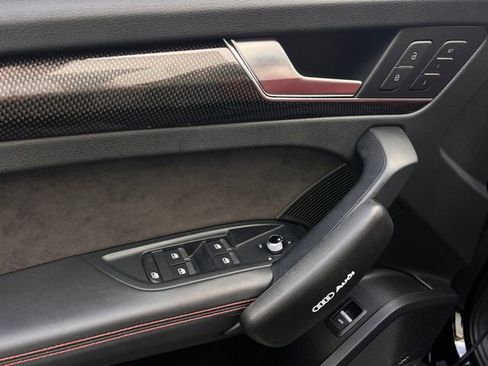 Used 2018 Audi SQ5 Prestige w/ Prestige Package image 10
