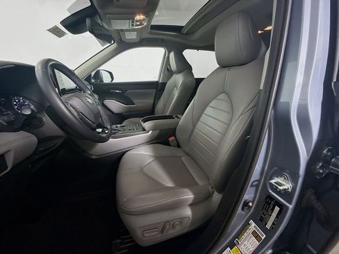 Certified 2021 Toyota Highlander XLE AWD/4WD image 20