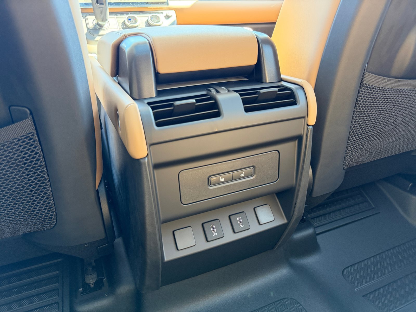 New 2026 Land Rover Defender 110 S AWD/4WD image 18