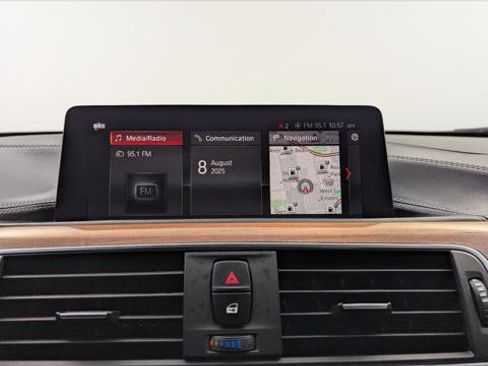 Used 2020 BMW M4 Convertible w/ Competition Package image 27