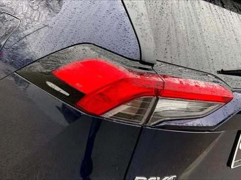 Used 2025 Toyota RAV4 XLE image 28