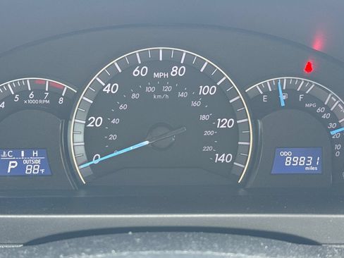 Used 2012 Toyota Camry SE FWD image 10