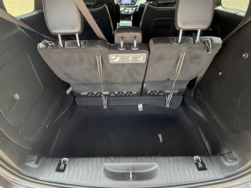 Used 2021 Chrysler Pacifica Limited w/ Uconnect Theater Family Group FWD image 12