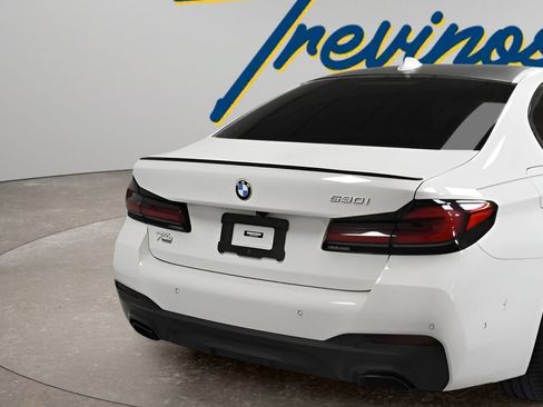 Used 2023 BMW 530i w/ M Sport Package RWD image 3