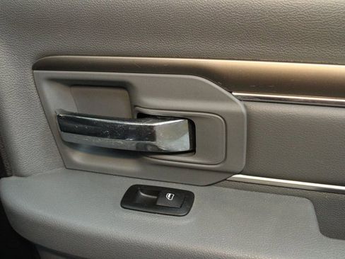 Used 2018 RAM 1500 Classic SLT image 13