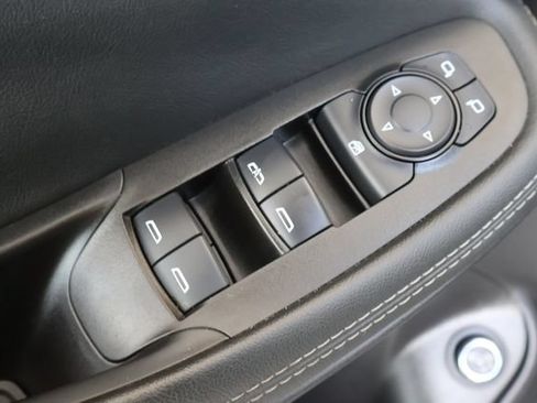 Used 2022 Buick Encore GX Select w/ Sport Touring Package FWD image 13
