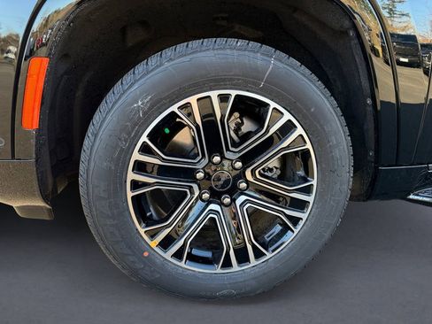 New 2026 Jeep Grand Wagoneer image 9