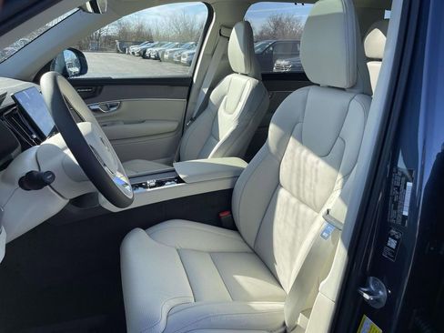New 2026 Volvo XC90 B5 Ultra image 8