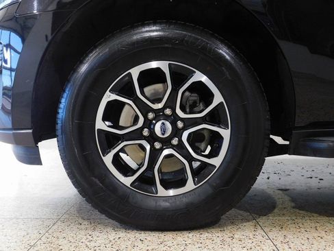 Used 2024 Ford Expedition XLT image 22