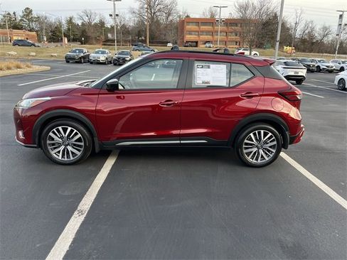 Used 2023 Nissan Kicks SR w/ SR Premium Package image 6