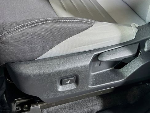 Certified 2025 Toyota Tacoma TRD Off-Road image 18