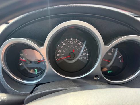 Used 2010 Chrysler Sebring Limited FWD image 11