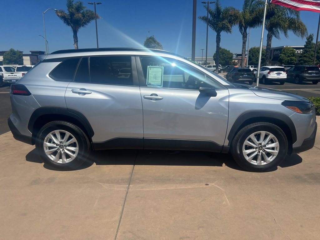 Used 2026 Toyota Corolla Cross LE w/ Moonroof Package FWD image 4